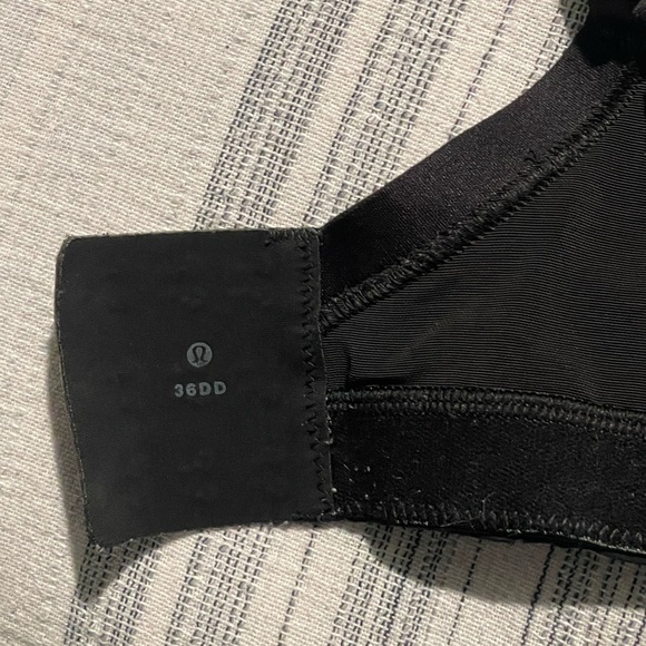 Black Wireless Bra - Picture 3 of 5